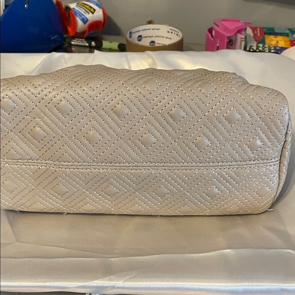 Vince Camuto Quilted Cream Cosmetic Bag - Picture 3 of 9